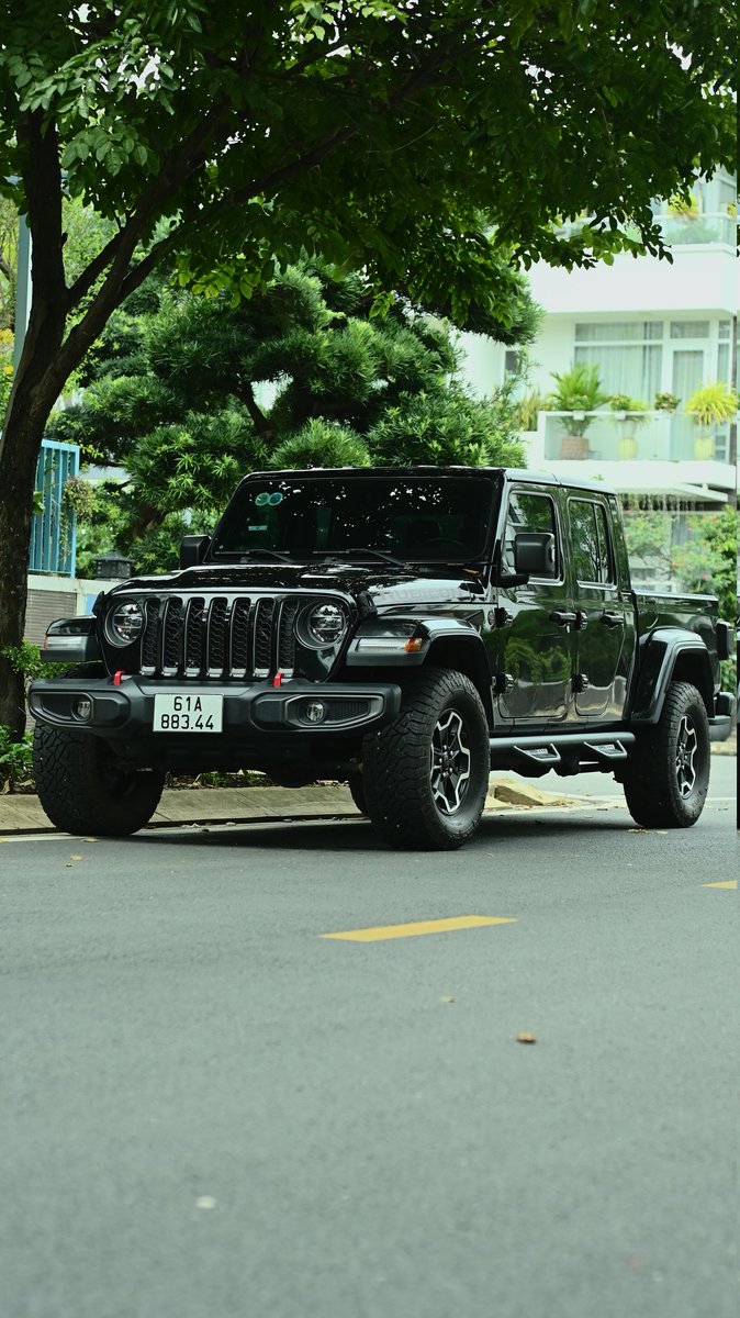 LetNhau's tweet photo. Luxury Jeep in D7 https://t.co/0zeE6RoJtN