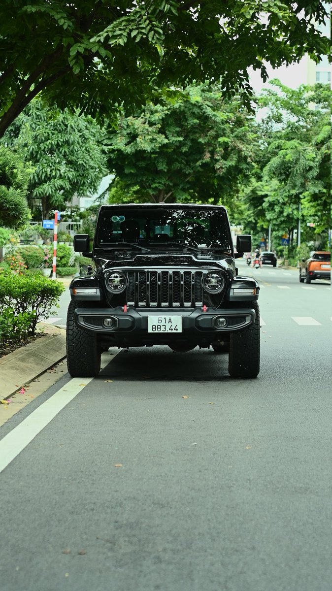 LetNhau's tweet photo. Luxury Jeep in D7 https://t.co/0zeE6RoJtN