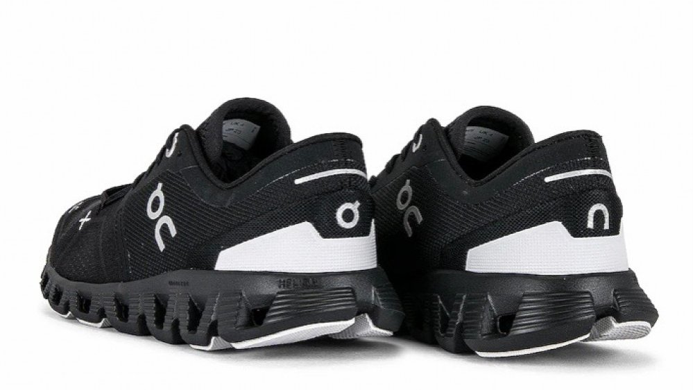 Walkers_sa's tweet photo. Cloud X 3 Sneaker in Black 

order from the link in the bio 
free shipping for a limited period https://t.co/B6eoVHW4hN