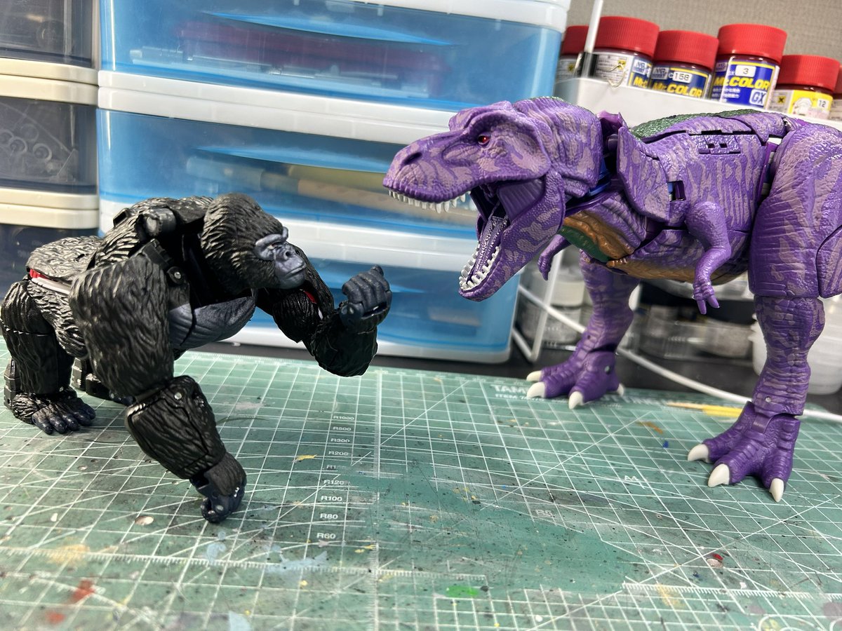 bark4382's tweet photo. BWVS-01 「恒久ビーストの対決」キタァ!
Part1
ビーストウォーズどハマり中の私…
最高のセット品が来ましたよ〜
マスターピースは言わずもがなだけど、
これもこれで最高👍
ビーストモードでの戦闘^ ^
#ビーストウォーズ
#BWVS https://t.co/efKFAcheap
