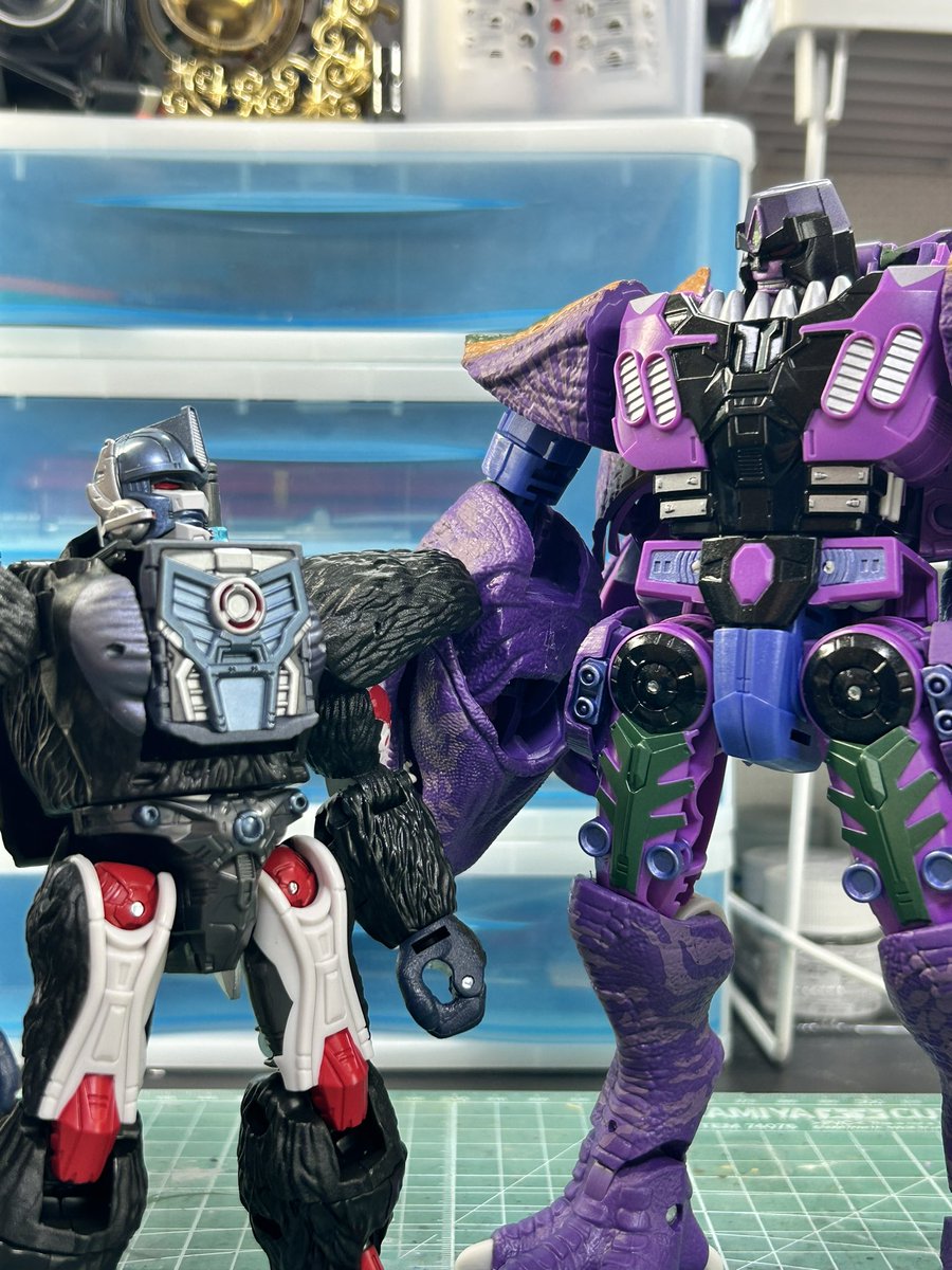 bark4382's tweet photo. BWVS-01 「恒久ビーストの対決」キタァ!
Part2
それでもやっぱりロボモードでの
戦闘ポーズは付けてて楽しい^ ^
テンション上がるわ(๑>◡<๑)
#ビーストウォーズ
#BWVS https://t.co/PXUJ92ducK