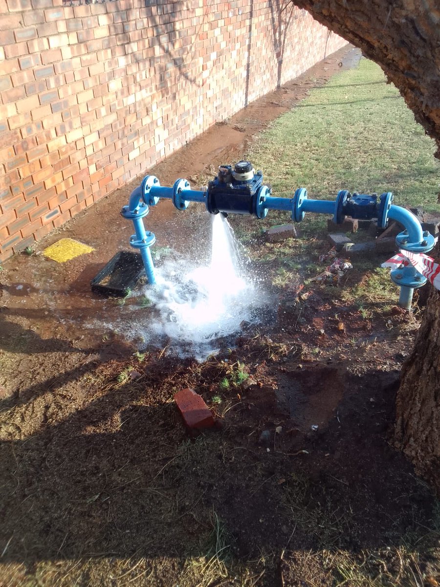 anoniChris's tweet photo. This is the current state of affairs in Katode Street Radiokop. The giant hole of water was "fixed" a few months back and this is how it was left. Cannot get through to @JHBWater to log it and our ward councillor clearly doesn't care enough to do anything. https://t.co/cRrVLCedGy