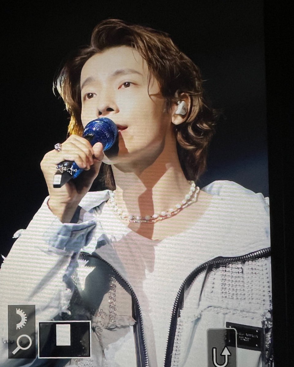 fishfishae's tweet image. 𝒴𝑜𝓊 𝒸𝒶𝓃 𝒷𝑒 𝓂𝓎 𝑔𝓊𝒾𝒹𝒾𝓃𝑔 𝓁𝒾𝑔𝒽𝓉✨
@donghae861015 🐟🐟

230909 DElight Party in Kuala Lumpur

#슈퍼주니어 #SUPERJUNIOR #동해 #이동해 #donghae #leedonghae #ドンへ #東海 #李東海