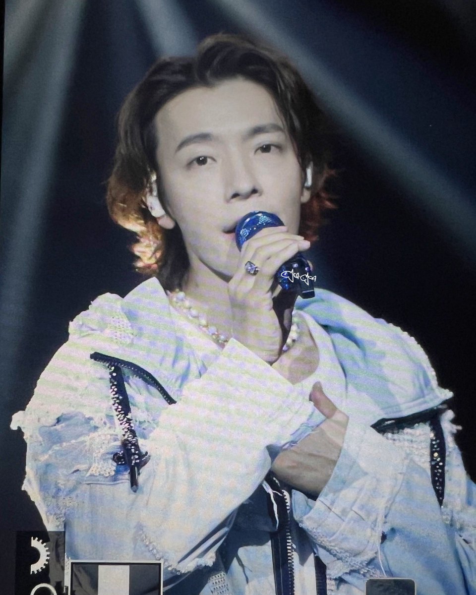 fishfishae's tweet image. 𝒴𝑜𝓊 𝒸𝒶𝓃 𝒷𝑒 𝓂𝓎 𝑔𝓊𝒾𝒹𝒾𝓃𝑔 𝓁𝒾𝑔𝒽𝓉✨
@donghae861015 🐟🐟

230909 DElight Party in Kuala Lumpur

#슈퍼주니어 #SUPERJUNIOR #동해 #이동해 #donghae #leedonghae #ドンへ #東海 #李東海