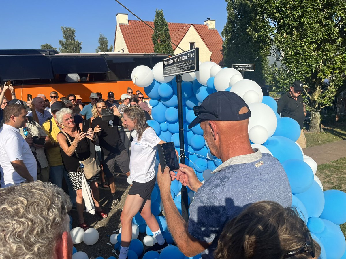 Simac Ladies Tour tweet media