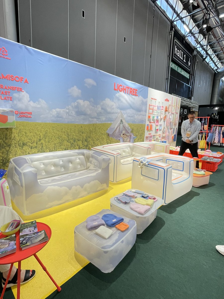 WORLDK1's tweet photo. 今日もこちらの展示会へ〜♪ https://t.co/lkSCoGA3rv