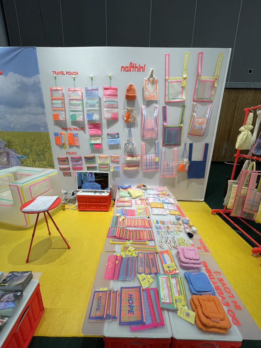 WORLDK1's tweet photo. 今日もこちらの展示会へ〜♪ https://t.co/lkSCoGA3rv