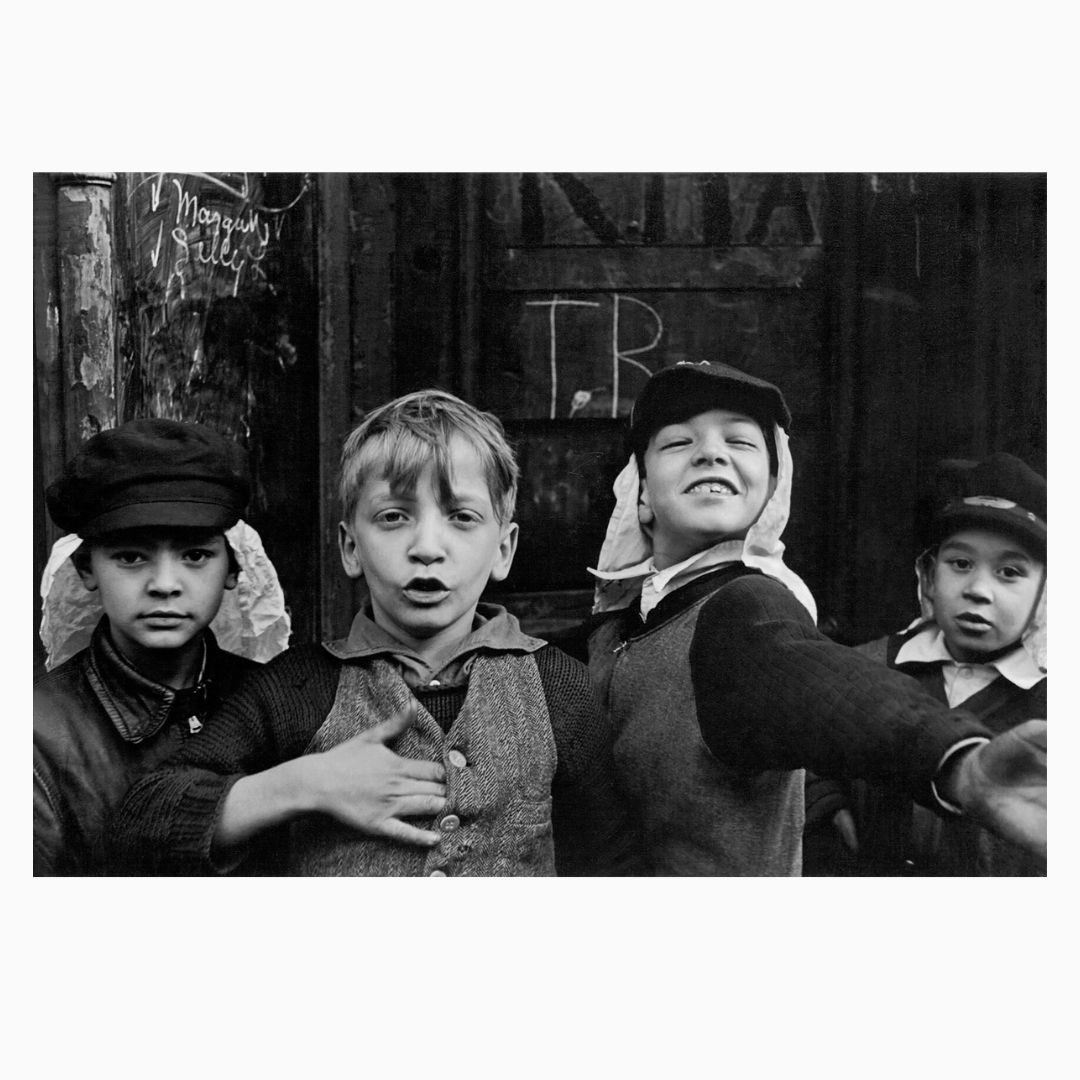 openbcnstudios's tweet photo. ¡Descubre el arte de Helen Levitt! Un punto de vista moderno y feminista que te sorprenderá. ✨
Lee el artículo en nuestro blog. Enlace en la bio 👈🏻 https://t.co/6nGLuhUFae