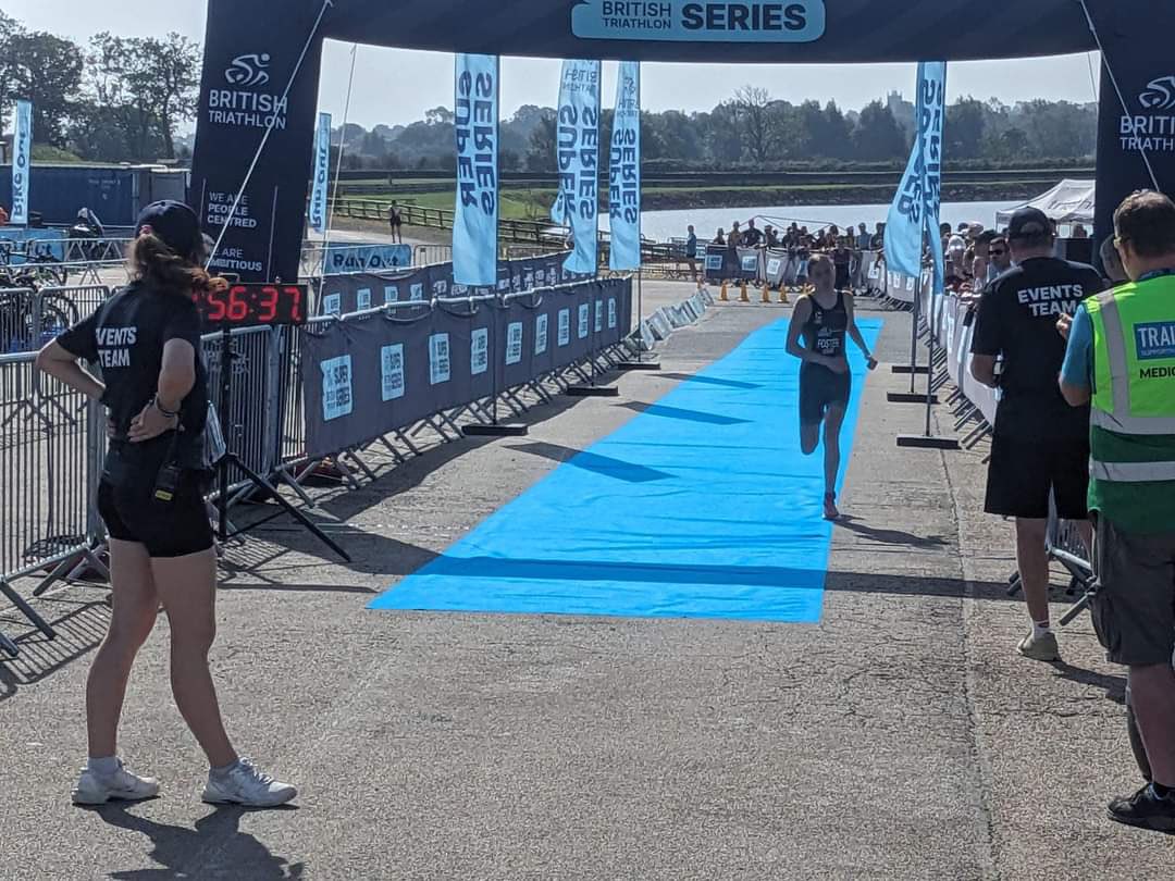 A superb well done to one of our swimmers Eloise Foster who won the Grand Final of the British Triathlon Superseries this Saturday - solid swim 🏊🏻‍♀️, superb bike 🚴‍♀️, and even better run 🏃‍♀️
