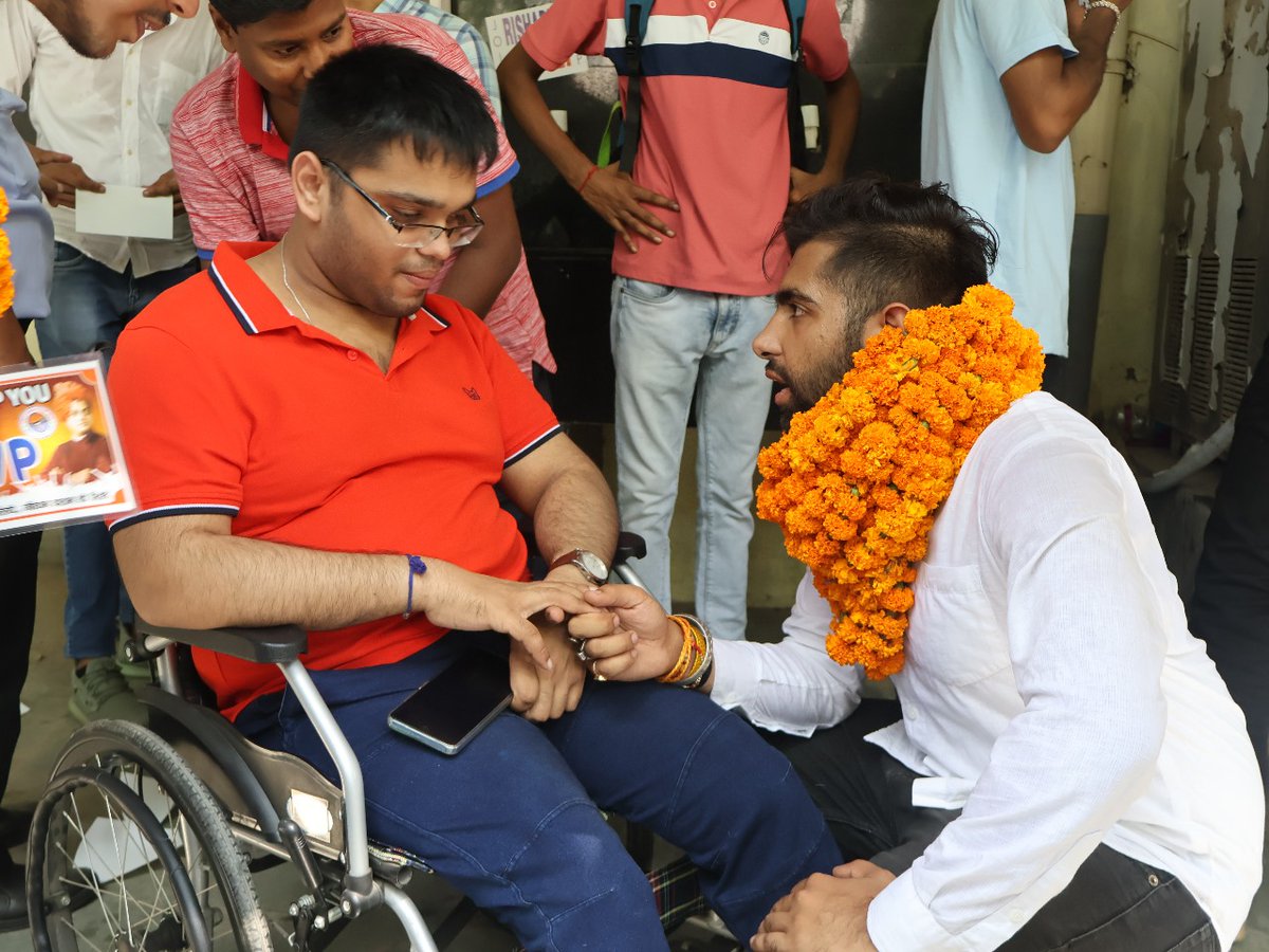 RishabhDUSU's tweet photo. जिंदगी में कभी उदास मत होना,निरंतर कोशिश करते रहना !
सदा तुम्हारे साथ हूं,तुम सदा कामयाब होना!!
@DUSUofficial
@UnivofDelhi
@ABVPVoice
@ABVPDelhi
#SupportABVP #SupportRishabhChoudhary
#JoinABVP #JoinRishabhChoudhary https://t.co/cSmE2yX9oV