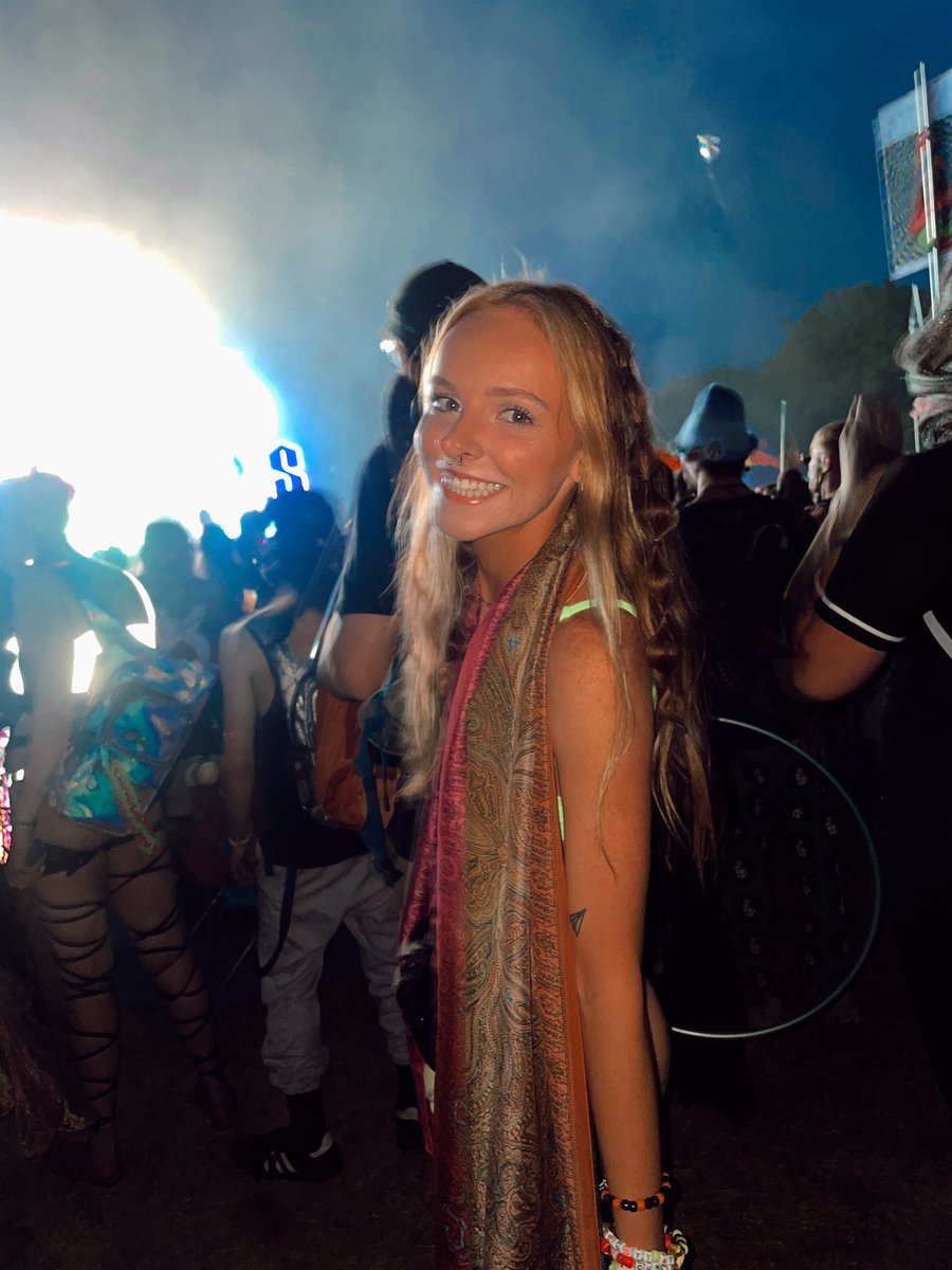 bplolol's tweet photo. @Dancefestopia I’m so glad I followed the yellow brick road😤🌈🌟 https://t.co/yelMorB4Gs