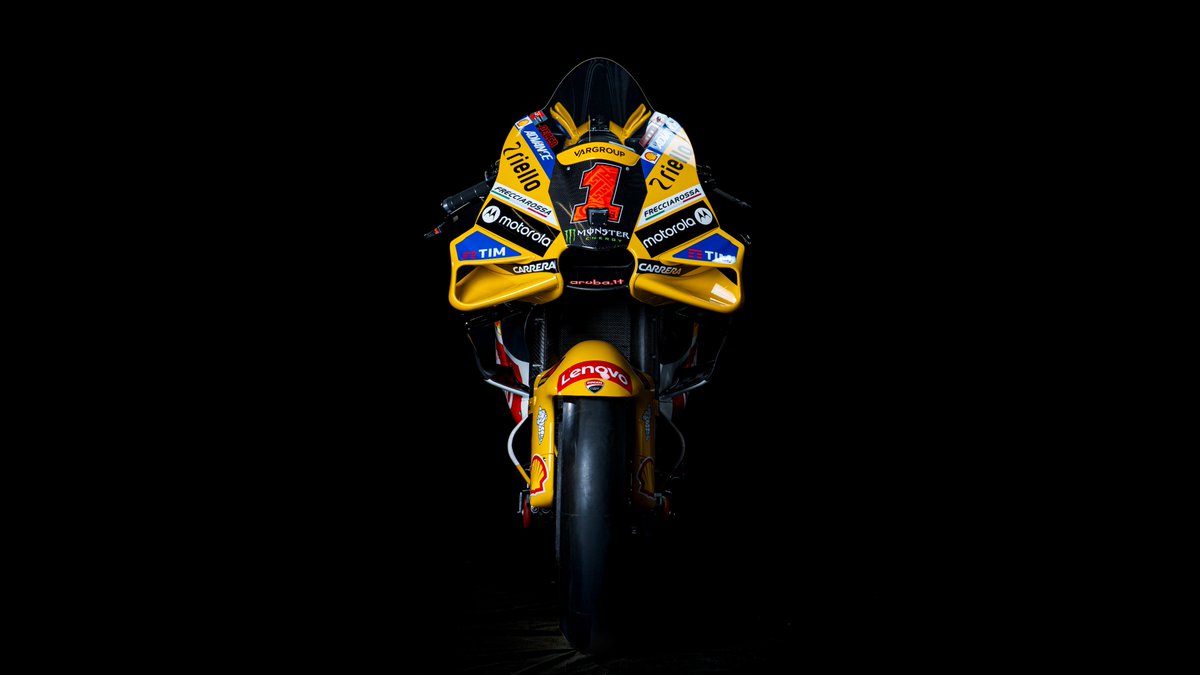 ducaticorse's tweet photo. Giallo Ducati is back! 💛Today we are racing at the #SanMarinoGP with our #DesmosediciGP dressed in a special livery. A way to honour our history and recall an important tradition in Italian Motorsport. Ducati is Red, but Yellow also belongs to us.

#ForzaDucati https://t.co/gOi4lwFEPV