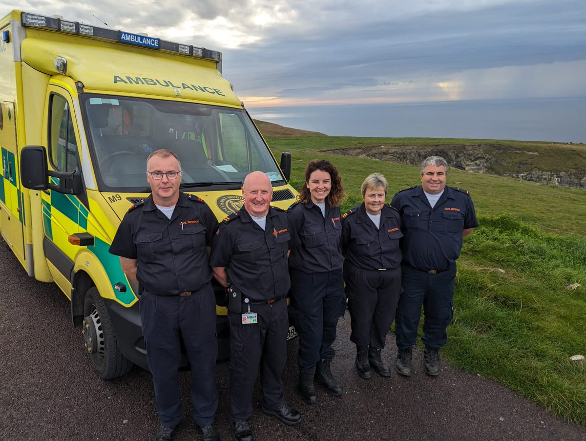 cc_civildefence's tweet image. Beautiful sunrise at #MizenHead West Cork to start the day.
Our #Volunteers are joining #Volunteers from @CWCivilDefence providing #MedicalSupport for cycle race to Killarney. 
Have a good day.