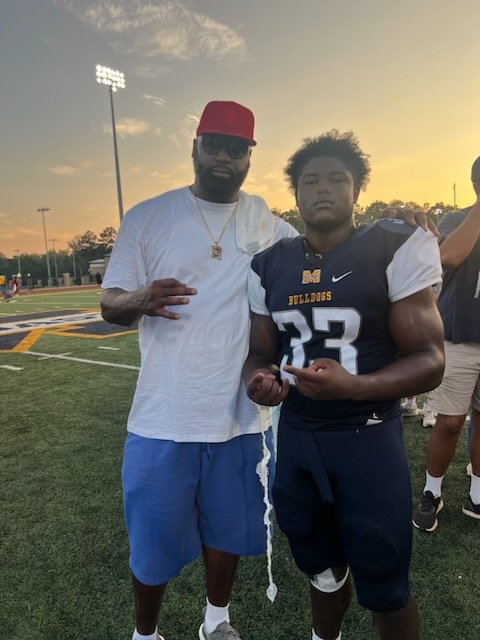 Westsideqbkilla's tweet photo. 1st game n da books!!! 3 tackles keep grindin son!!! #allminebite https://t.co/xSTwGrtqbB