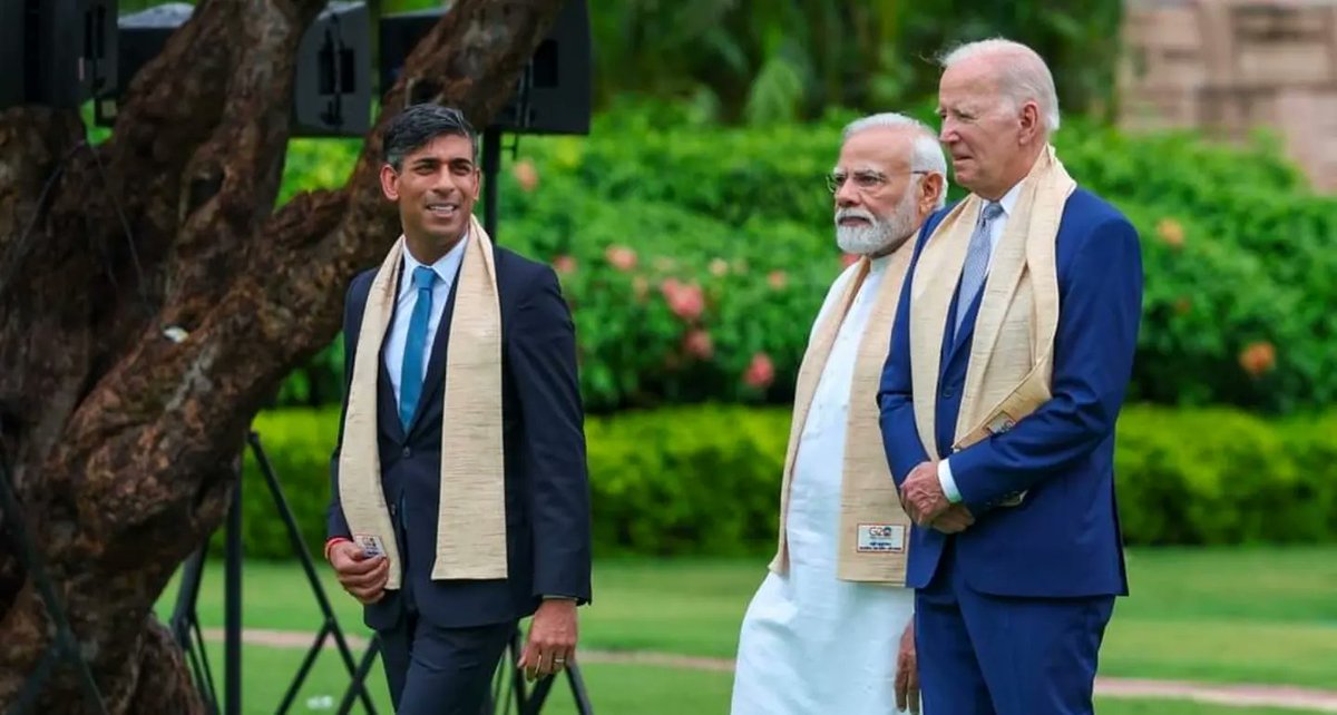 The G20 family paid respects to Mahatma Gandhi at Rajghat. @narendramodi
#G20India #BharatMandapam #G20SummitDelhi #G20India2023 #g20indiapresidency #G20Summit2023 #G20Delhi #PMModiLive #G20Summit #G20