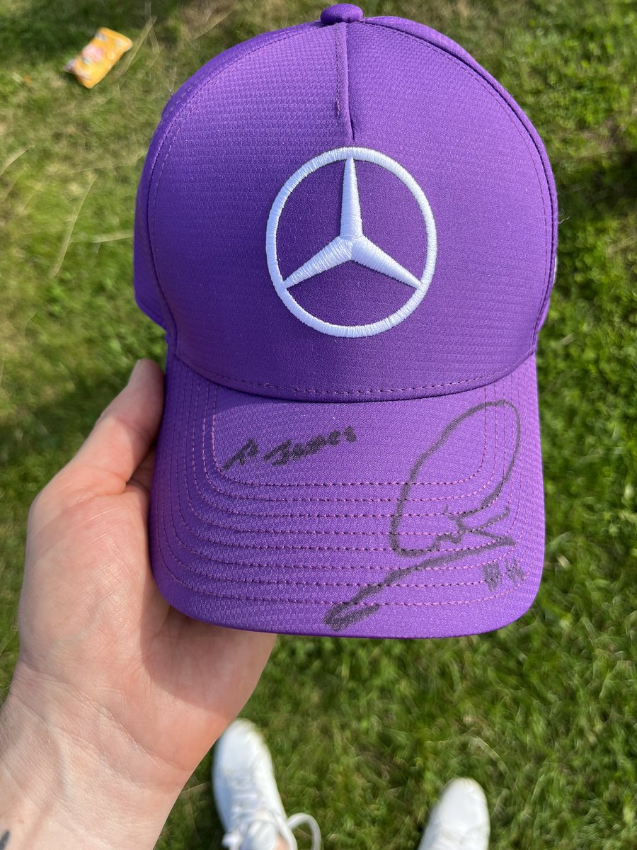 jdps101's tweet photo. Loving my Lewis signed cap https://t.co/uye4GHuaE4