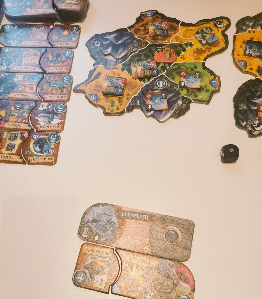 Smallworld WoW. Getestet und für gut befunden im Frankfurter Spielecafe <a href="/playceFFM/">Playce | Frankfurt</a>

#boardgamecafe #boardgames #Brettspiel