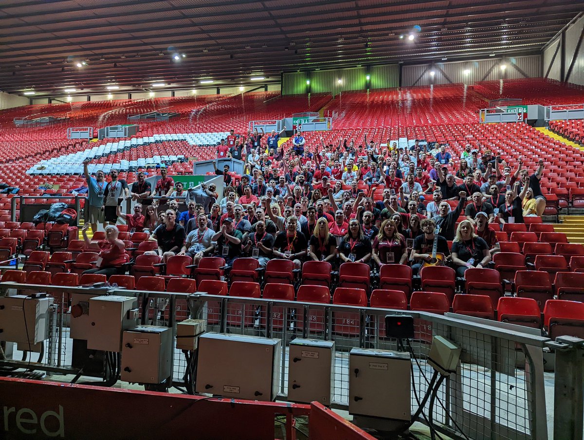 A massive thanks to <a href="/MattParishLFCF/">Matt Parish</a> and his team <a href="/LFCFoundation/">LFC Foundation</a> for organising #KipOnTheKop it's not too late to donate and make a difference too both charities <a href="/LFCFoundation/">LFC Foundation</a> &amp; <a href="/LivHomelessFC/">Liverpool Homeless FC</a>  

justgiving.com/campaign/kipon……

#helpmakeadifference 
#morethanjustfootball