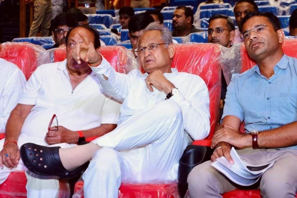 aiyub_prof's tweet photo. बधाई जोधपुर
जोधपुर में संस्कृति और खेल की सुदृढ़ बुनियाद
HCm श्री @ashokgehlot51 जी साथ जोधपुर में निर्माणाधीन इंटरनेशनल कन्वेंशन और कल्चरल सेंटर का जायजा लिया.. साथ ही शारीरिक शिक्षा महाविद्यालय का अवलोकन किया
@rssurjewala @Sukhjinder_INC  @GovindDotasra @INCRajasthan @INCIndia https://t.co/vBbL10srvl