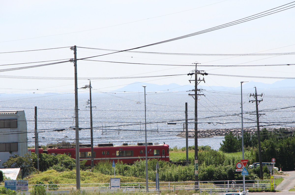fireflash021's tweet photo. 2023/9/9(土)
こどもの国駅を離れまして三河湾が望める某所へ移動

#にしがま線は今日も走る
#名鉄 #西尾線 #蒲郡線
#6011f #白帯車
#6811f #6012f #三河湾 https://t.co/HrLxqc9YS6