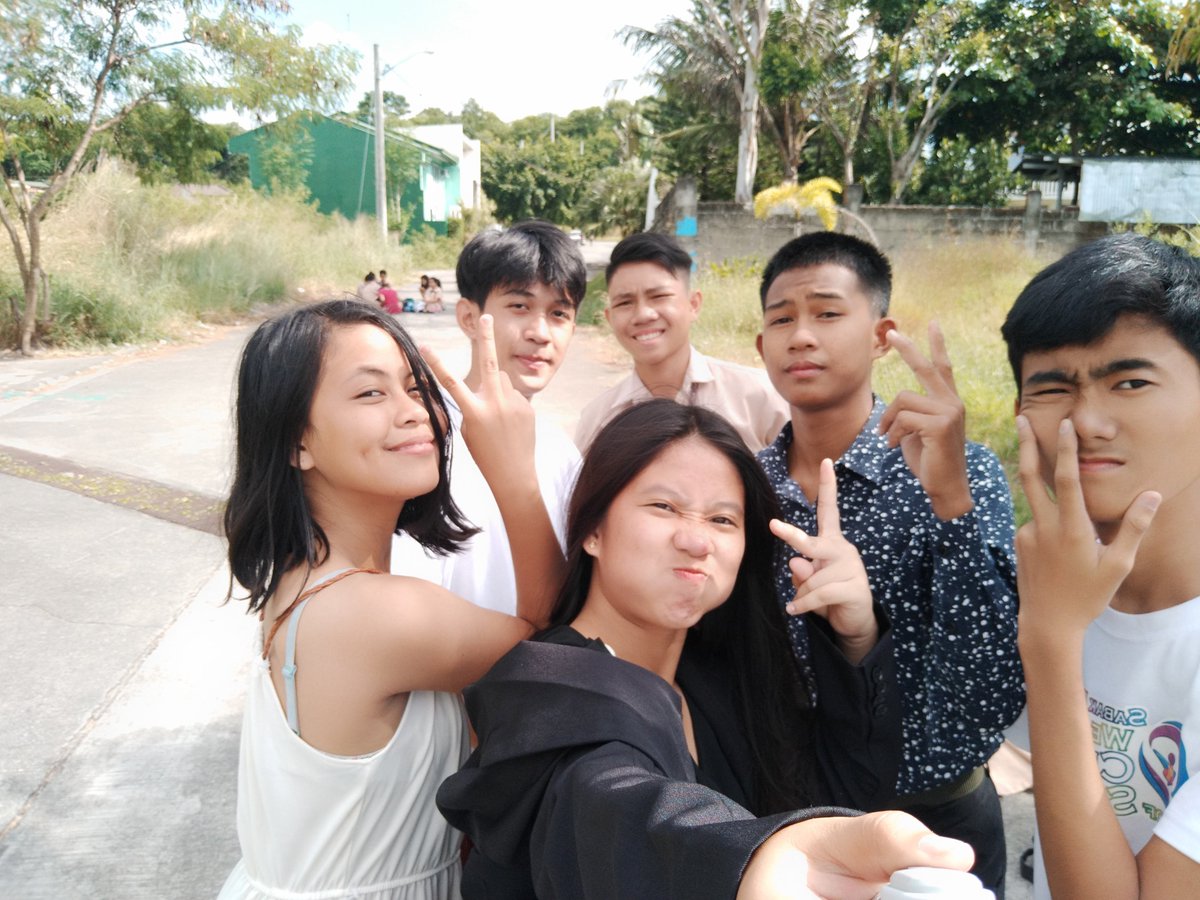 GlockleinNueva's tweet photo. Here are some behind the scenes of our School Project on our Shooting called "Romeo & Juliet"
The Trailer is coming next week. Get ready sa cringy first edit kong video😭
Pt. 2
#Memories #grade10 #directorist #editorist https://t.co/4piFLW4FNC