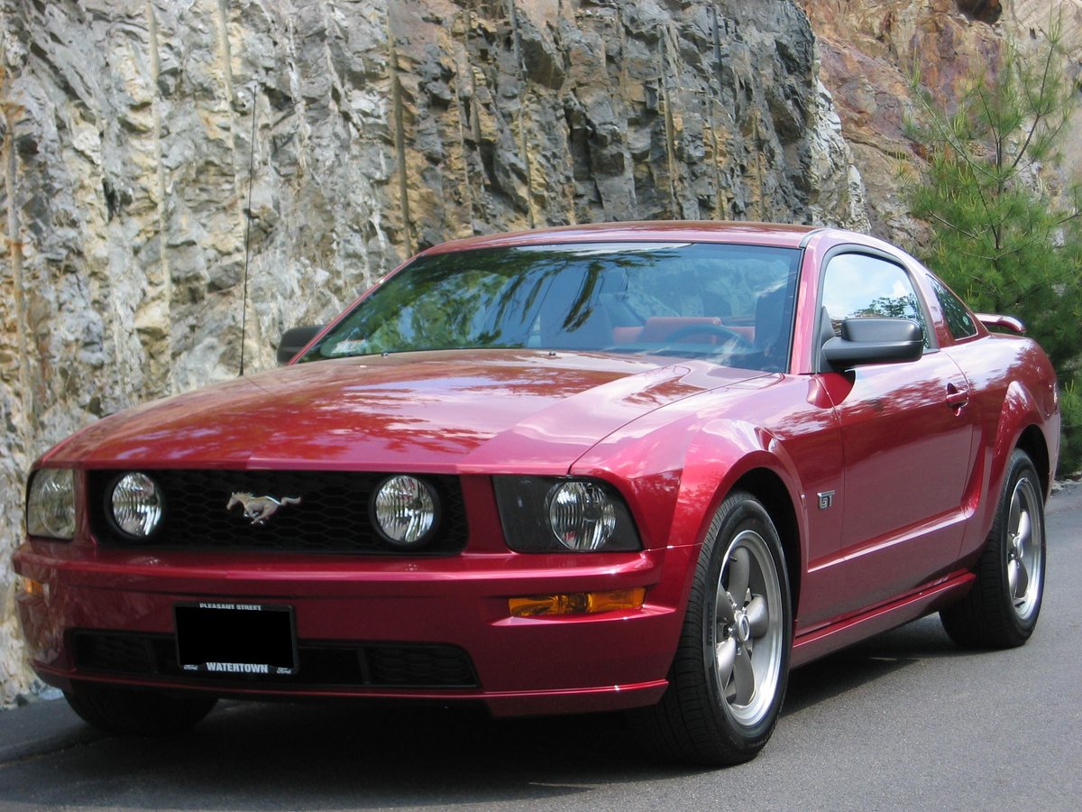 Car of the Day #1036: 2005 Ford Mustang GT!