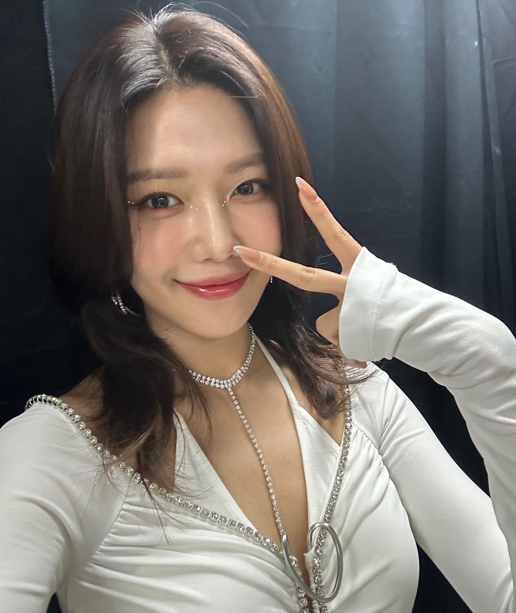 sycstagram's tweet photo. [INSTAGRAM POST] sooyoungchoi: 

행복했찌?? 구럼 됐다!! 💓 
#마이뮤즈 #이제시작 #sooyoungmymuseinseoul

#SOOYOUNG #소녀시대수영 #최수영 #수영 #soostagram https://t.co/MAsOen1qQ5