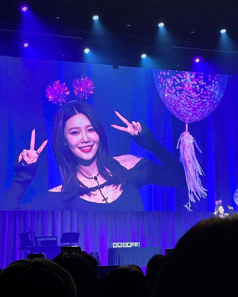 sycstagram's tweet photo. [INSTAGRAM POST] sooyoungchoi: 

행복했찌?? 구럼 됐다!! 💓 
#마이뮤즈 #이제시작 #sooyoungmymuseinseoul

#SOOYOUNG #소녀시대수영 #최수영 #수영 #soostagram https://t.co/Rn9T1aWn8p