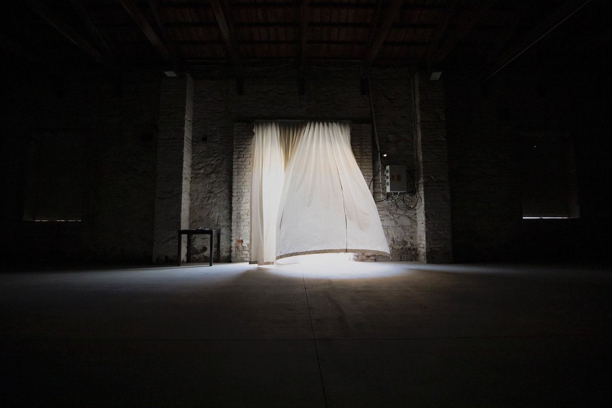 Sergiyi ziyaret etmek için son gün. // Last day to visit the exhibition "You survived when nothing grew"