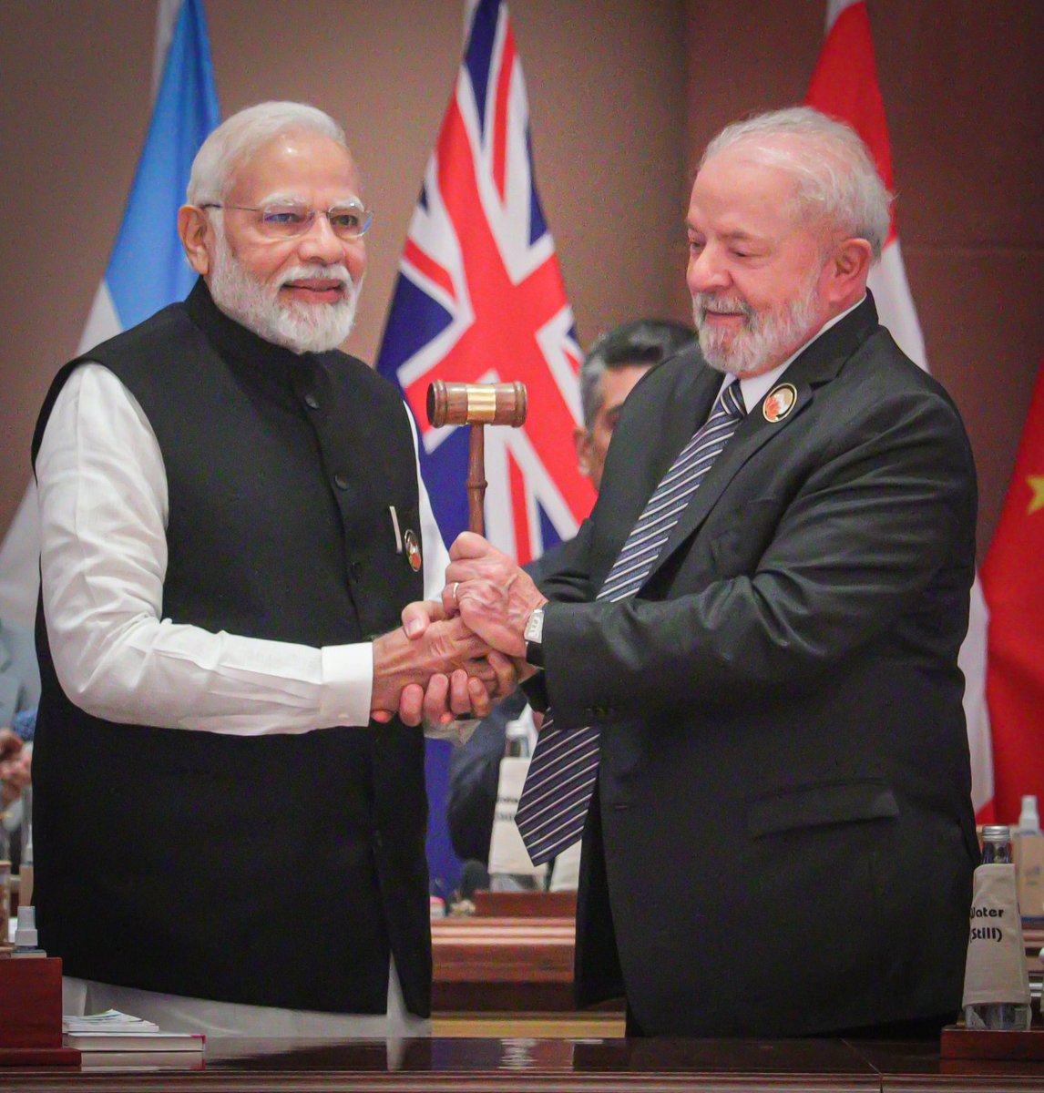 From New Delhi to Brasília! PM @narendramodi handed over the gavel to the President @LulaOficial of Brazil as the next holder of the #G20 Presidency. #G20India