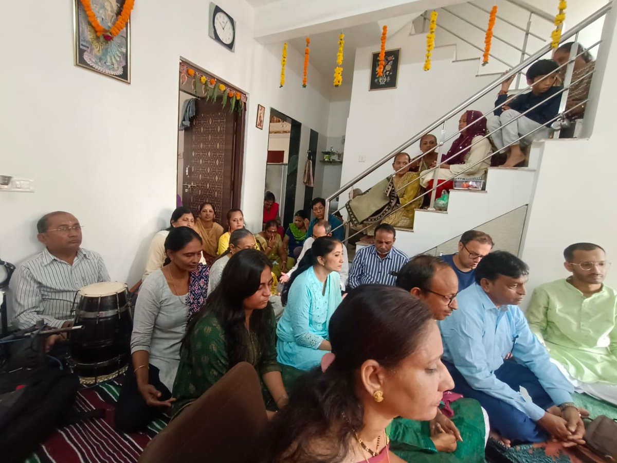 JGDSwamiji's tweet photo. #SravanRudraPuja2023 today morning Pooja from #Nikol #Ahmedabad #VDSGujarat
@AOLGujarat @Vaidicpujas https://t.co/JFyt3doHlN