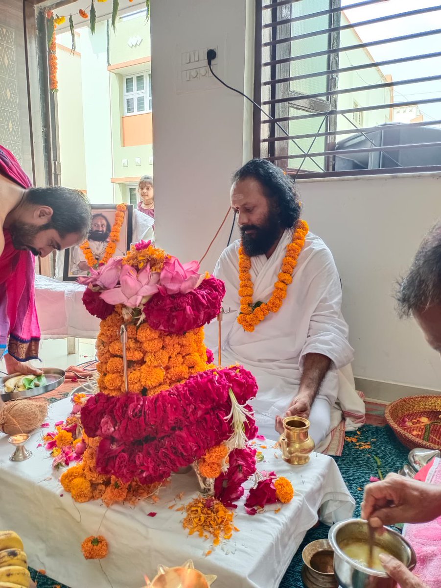 JGDSwamiji's tweet photo. #SravanRudraPuja2023 today morning Pooja from #Nikol #Ahmedabad #VDSGujarat
@AOLGujarat @Vaidicpujas https://t.co/JFyt3doHlN
