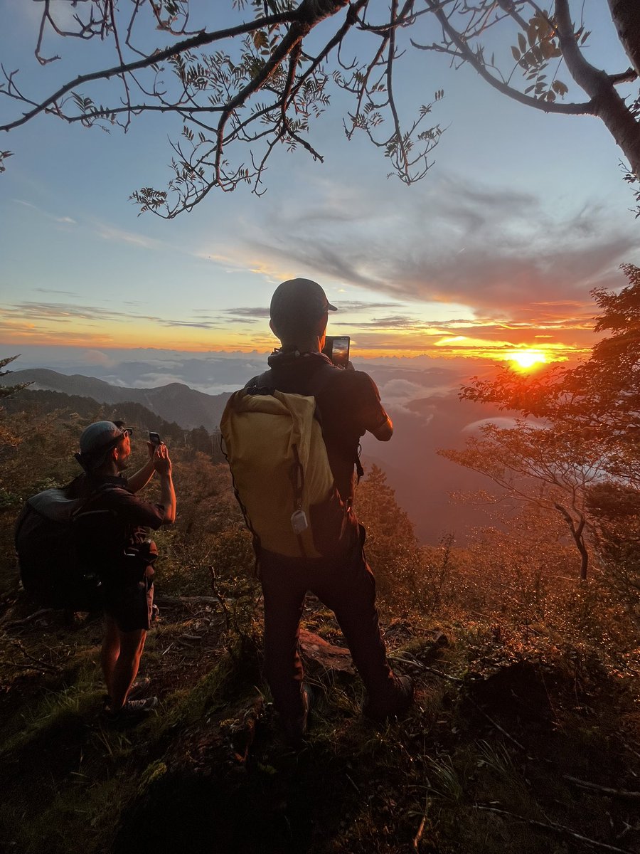 ermine_coffee's tweet photo. ヘッドライトで3時間、その先に待っていたご褒美⛰
そしてお山コーヒーはドリップパックでお手軽に😁👍⛰☕️ https://t.co/9T66EbudlC