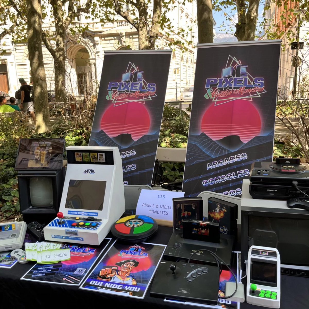 assopvm's tweet photo. Bonjour les pixelous !

Voici quelques photos prises lors du forum des assos de Chambéry.

Bon week-end pixellisé !

Ps : un steffi sauvage s'est incrusté sur une des photos ! Saurez vous le retrouver ? 

 #jeuxvideo #association #chambéry #arcade #pixelsetvieillesmanettes #PVM https://t.co/QG3pS9ZLSI