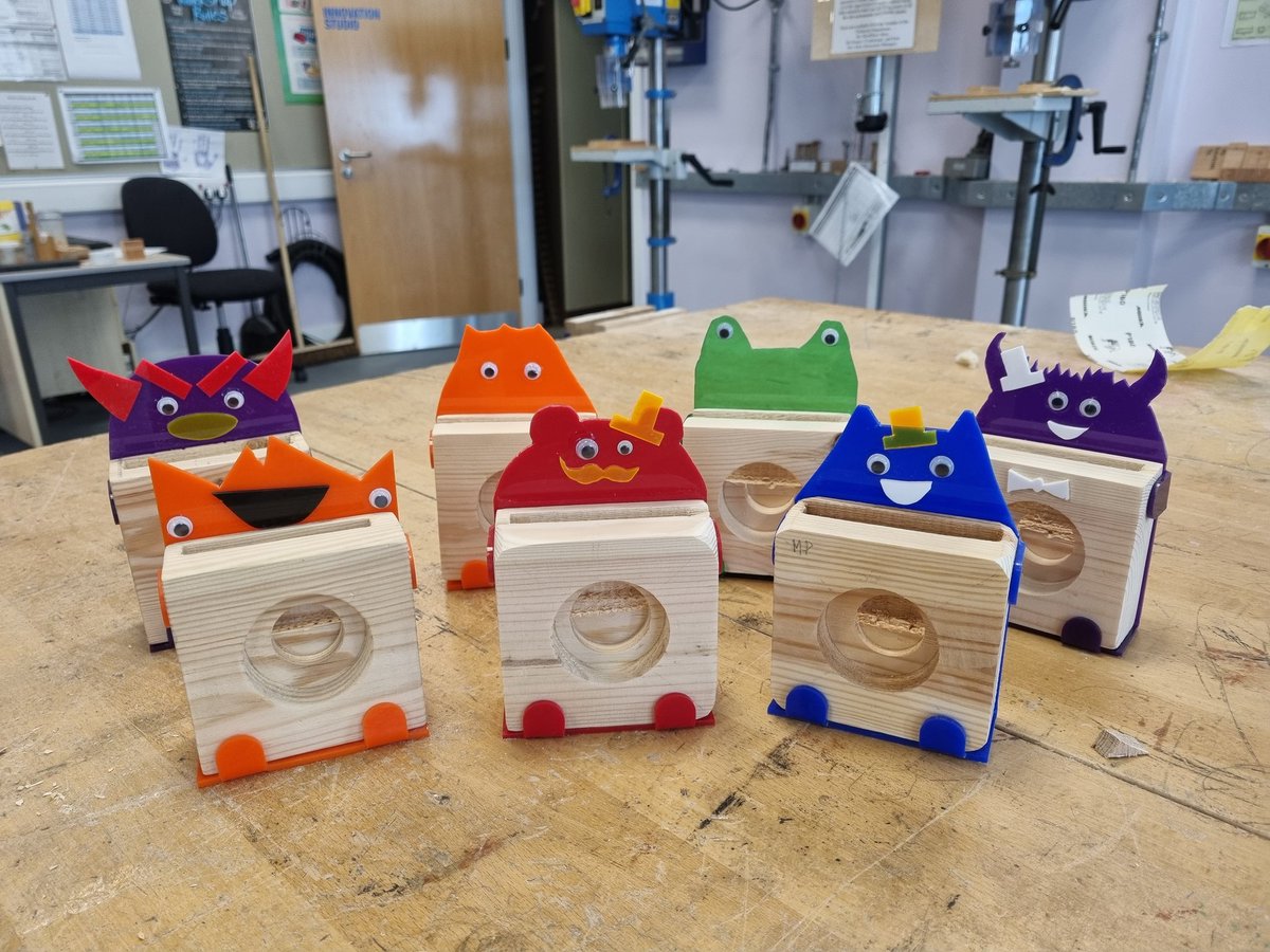 TechnologiesDHS's tweet photo. 2H will finish their Music Monsters this week. Get ready to see these weird and wonderful creatures in your home! https://t.co/zcObxJUt5g