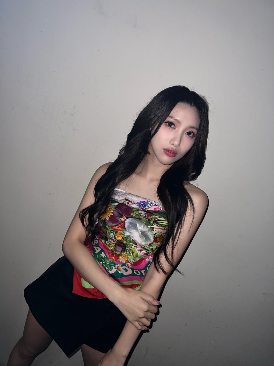 PRIMROSE_MEMBER's tweet photo. 레이니 핫걸 스타일이 좋아해용?!🔥

喜歡Rainie hot girl風格嗎?!🔥

#PRIMROSE #프림로즈 #RAINIE #레이니 https://t.co/PsFnXiLh7d