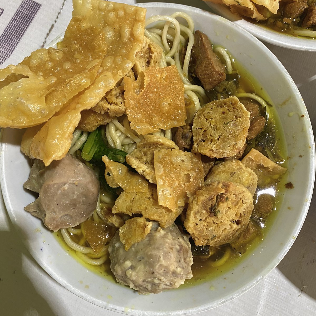 yearendsale_'s tweet photo. pertama kali kesini sayang bgt tetelannya udah habis :(, rasa mie ayamnya manis gurih type mie kecil tipis, salah satu top tier di jogja nih👍🏻
📍Bakso &amp; Mie Ayam Cak Iwan @InfoMieAyamYK https://t.co/5XsW8LiXLi