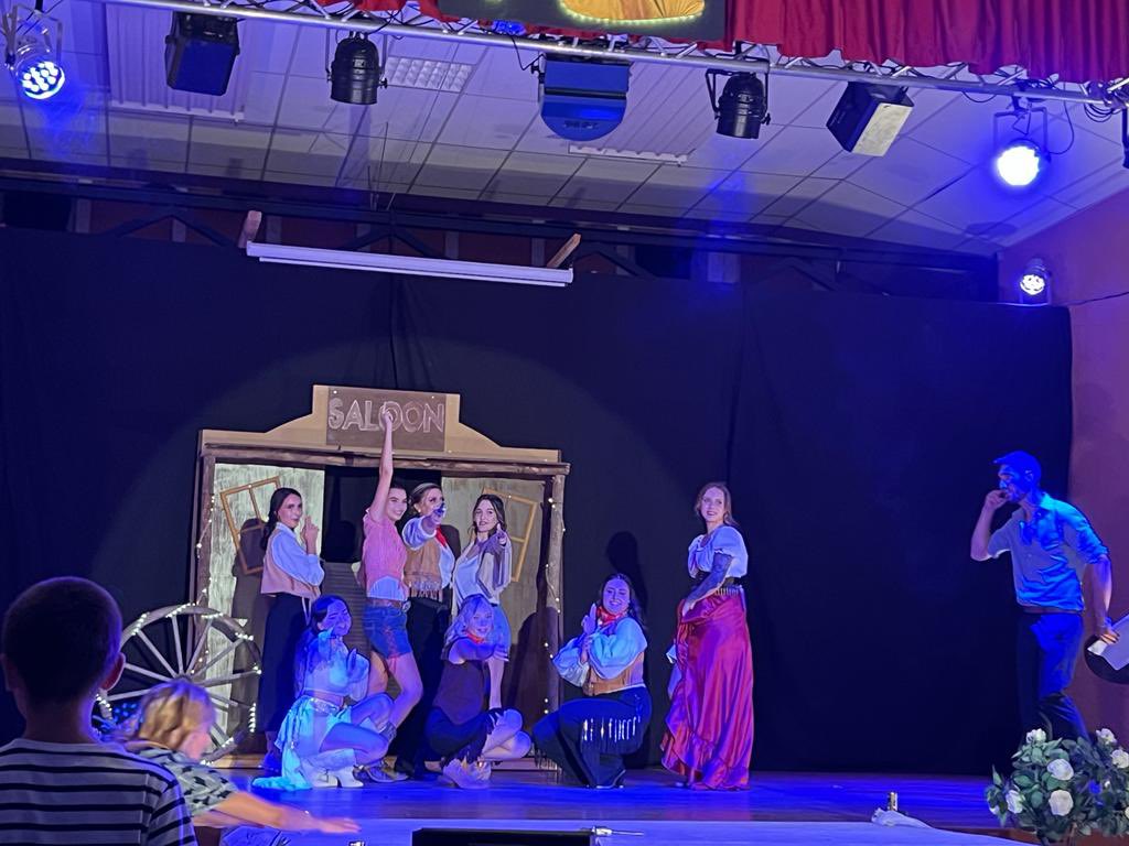 VeroPouzadoux's tweet photo. 👸🏻👠 Jury @MademoiselleAuvergne Élégance, Bienveillance. Un concours des temps modernes où chaque jeune fille a exprimé sa personnalité. Féminisme et Féminité ensemble. 🤩👏🏼 Marine et son équipe de bénévoles. Bienvenue à Melle Auvergne 2023 #Brout-Vernet #Comcom @Allierdpt https://t.co/W9MEl9LmUm
