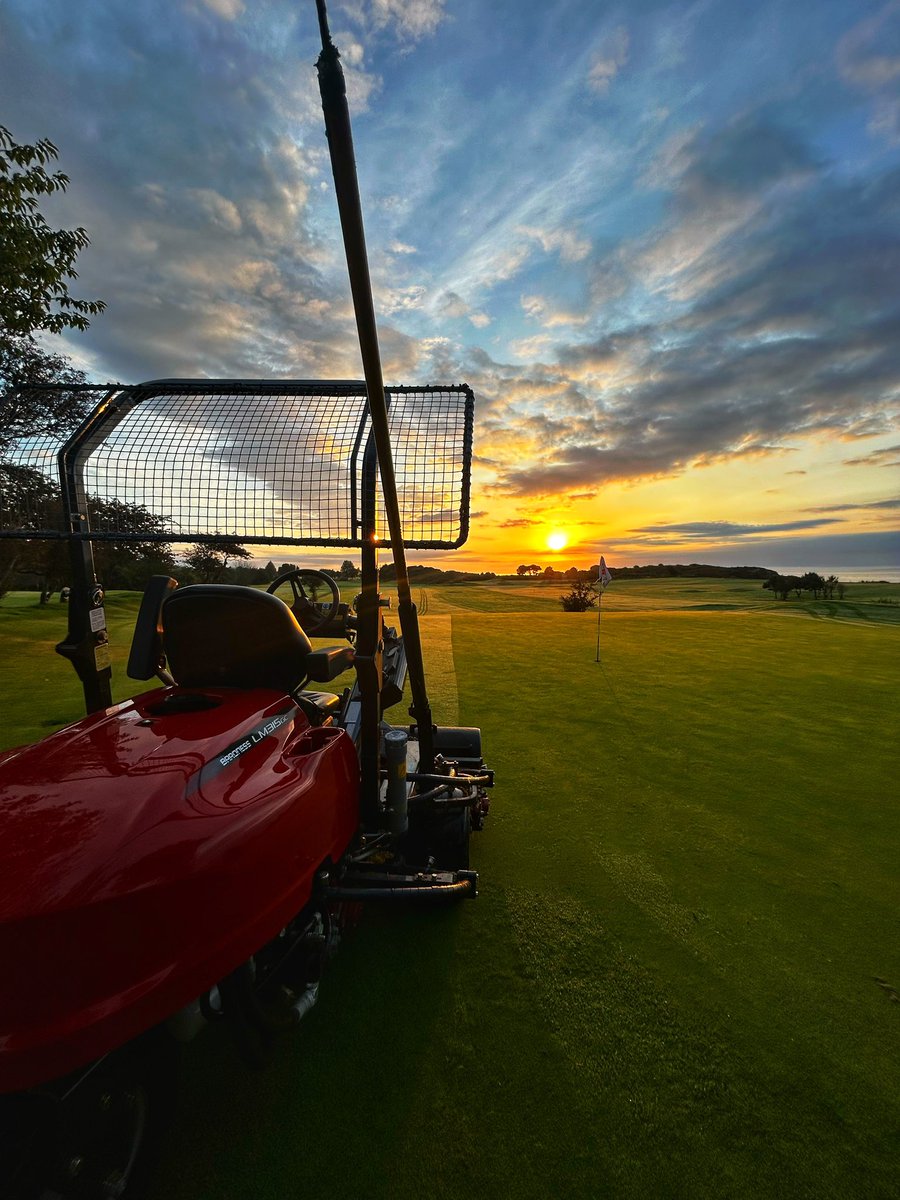 ⛳️ 🌅 <a href="/Greencastle1892/">Greencastle Golf Club</a>  
#coursesetup #baroness #sunrise 
<a href="/cyriljohnston/">Cyril Johnston & Co. Ltd</a>