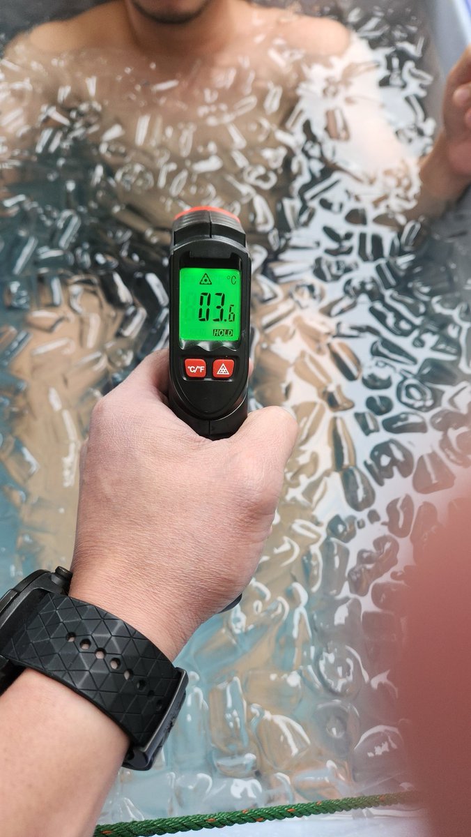 MJBank's tweet image. #DailyDip
3 degrees Celsius 
for 13 minutes.
#StressSuppression
#StressSuppresor
#IceBath #WimHofMethod
#WimHof #IcePlunge 
#IceBathBrothers #IBB