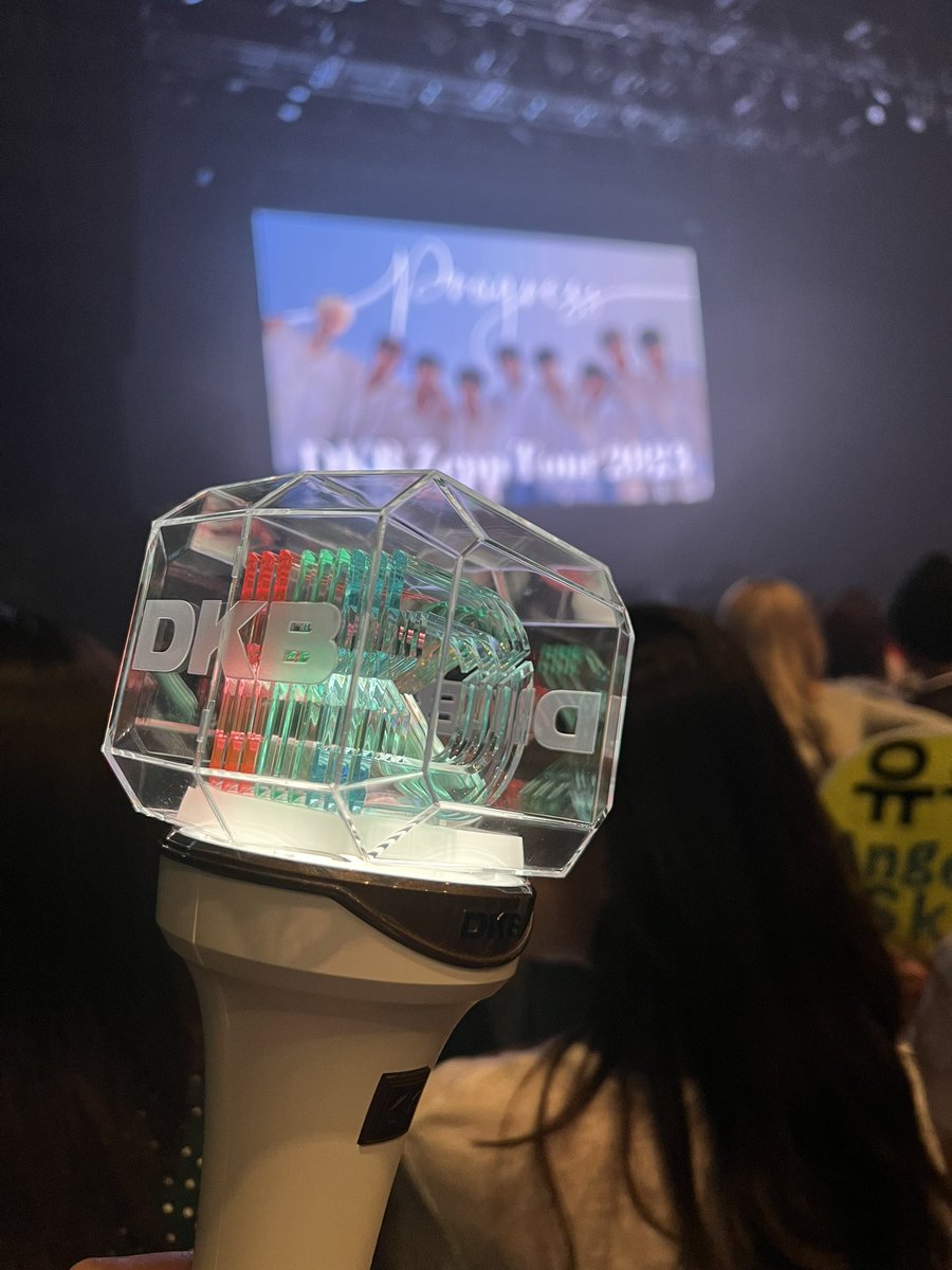 밖엔 비가 퍼붓는 
다크비 오사카 밤공 레쮸고!!

#다크비 #DKB #Zepp_OSAKA
