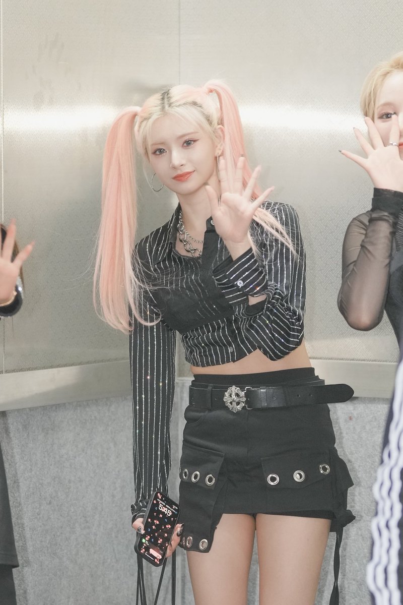 230910 미리보는 팬사인회 출근하는 이런이

#왕이런 #이런 #yiren #everglow #에버글로우