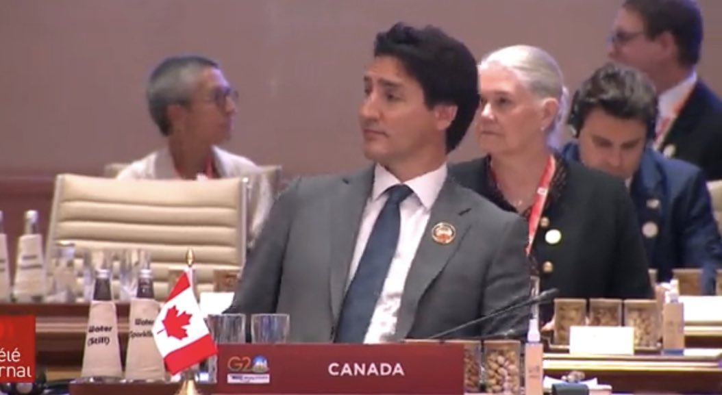 DrillBabyDrril's tweet photo. Canadaโs Punk PM Trudeau finds himself ignored again on the world stage.
All international media & interviews were provided to all other leaders with the exception of Mr. Ego himself.
Nobody wants him in ๐จ๐ฆ & nobody wants him anywhere else.
#cdnpoli #WorldNews .@JustinTrudeau https://t.co/Wi015WGCpX