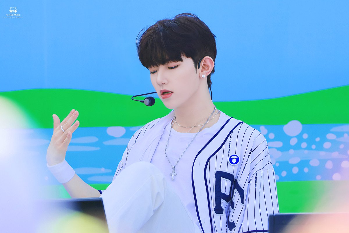 AYW0725's tweet photo. 230909 그린리본 마라톤 HQ

아름다워

#장하오 #章昊 #ZHANGHAO #ジャンハオ #ZB1 #제로베이스원 #ZEROBASEONE https://t.co/gzIYu1MfCf