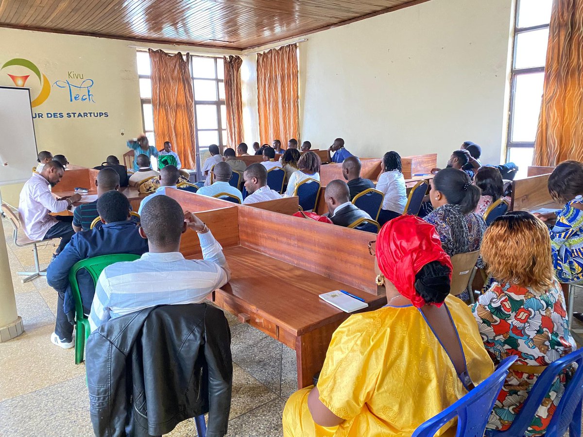 BenCinamula's tweet photo. Weekend entrepreneur @KivuTechnology c 08.09.2023, plusieurs entrepreneur(e)s d #Bukavu #RDC ont été appelés à mieux préparer leurs #businessplans pour accéder au financement d @RdcTransforme.Remerciements à #Aline_Mihigo cheffe d'Antenne #SudKivu qui a aminé cette session https://t.co/bTmWs3LbIQ