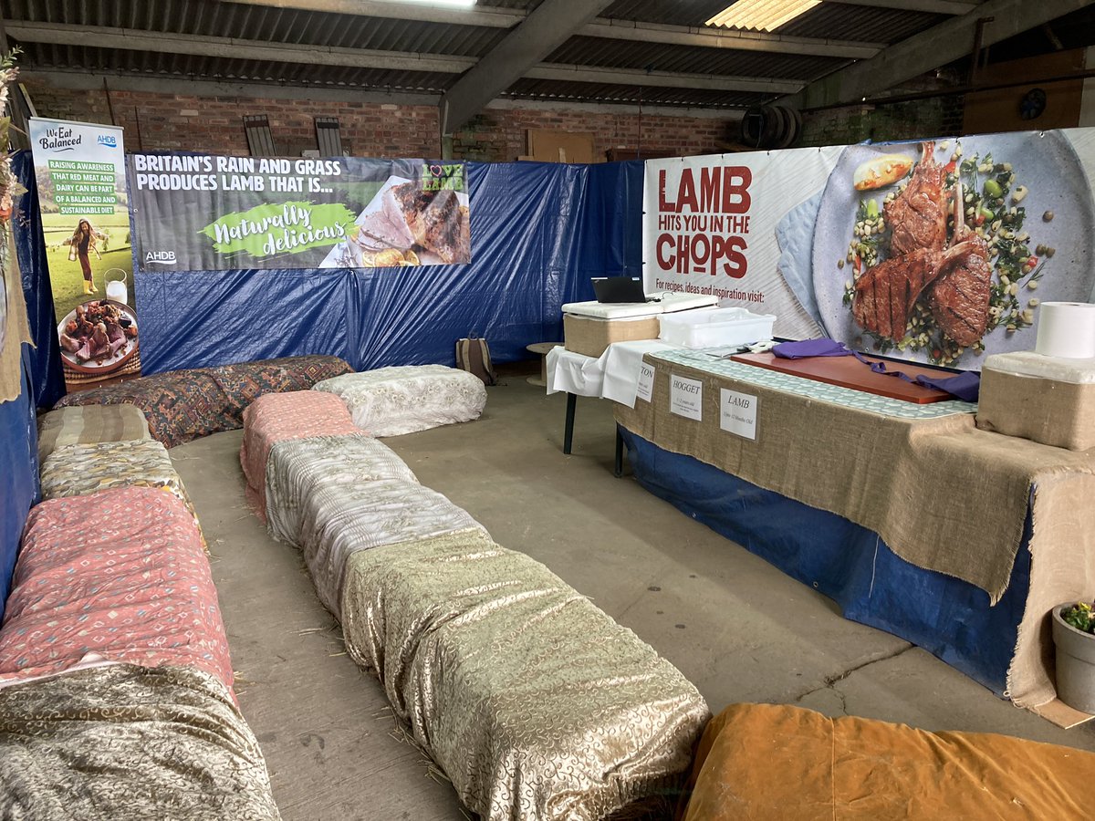 AHDB_BeefLamb's tweet image. It Sunday and a great open day in the northwest with the #Ryland #Sheeo #society to talk all thing @TheAHDB and #LLW23

Looking forward to seeing how the day unfolds with a superb butchery demo and farm walk 

Hope the storms hold for a few hours —— Eeeeekkkk!!!!