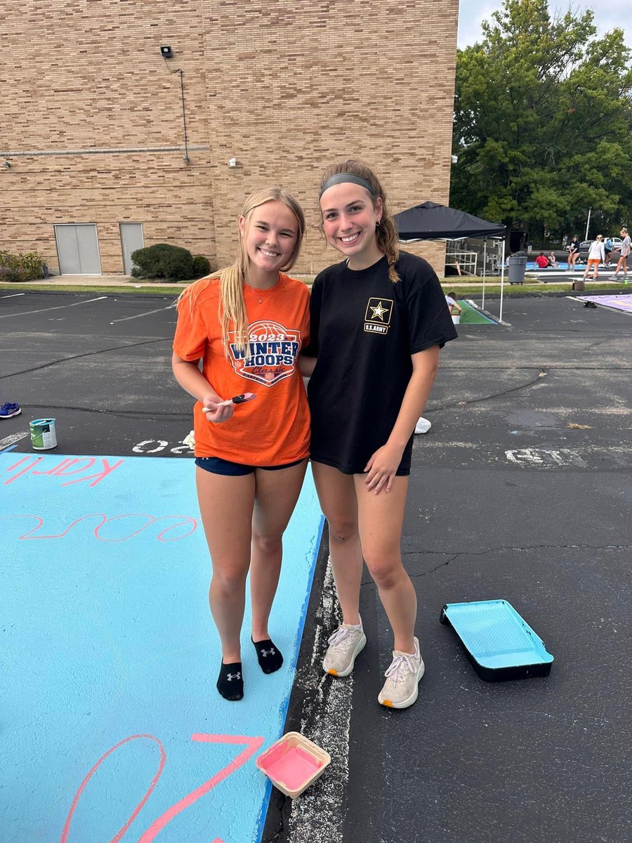 FOSCG06Elite's tweet photo. Karli and Emma painting their senior parking spaces ���� https://t.co/AtA85MS8gT