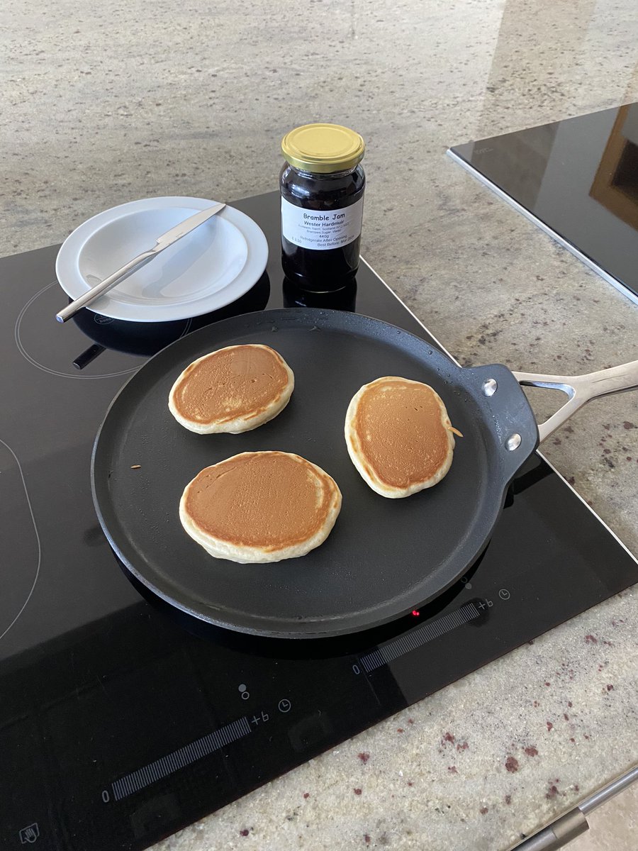Nothing can beat some homemade bannocks for a Sunday afternoon fly cup. Smothered in bramble jam, from Wester Hardmuir Farm near Nairn. 😋