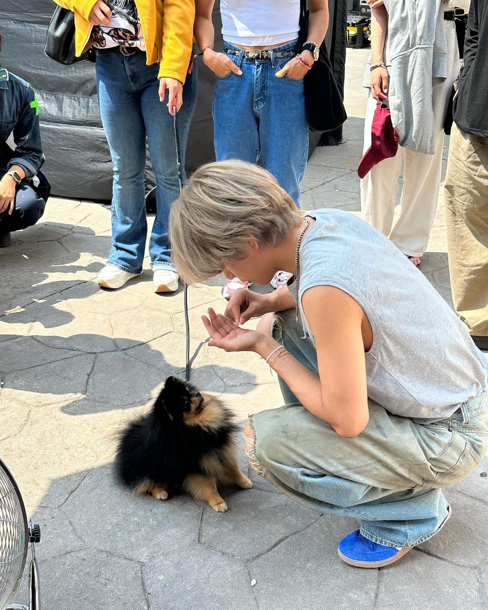 BTS FRANCE Back Up tweet media