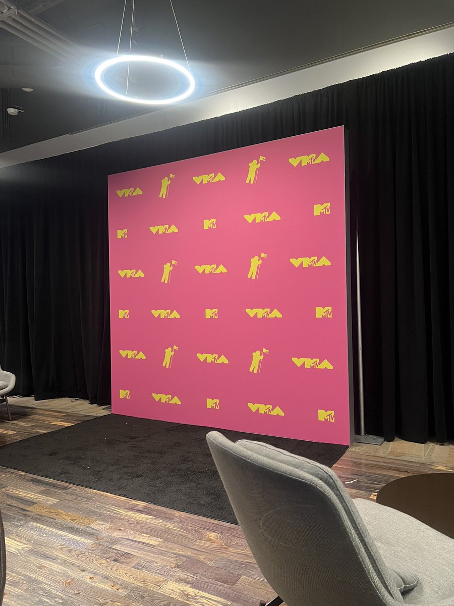 Lets Chataignier tweet media